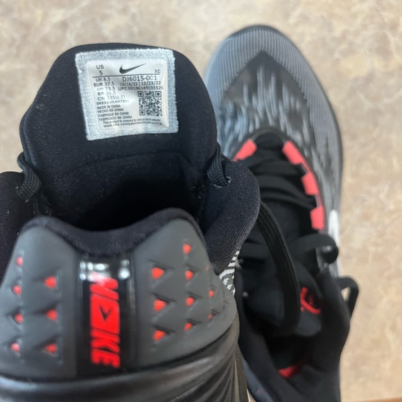 Nike GT Cut 2 size 5 Men’s/ size 5 kids/ size 6.5 women’s - Picture 2 of 5